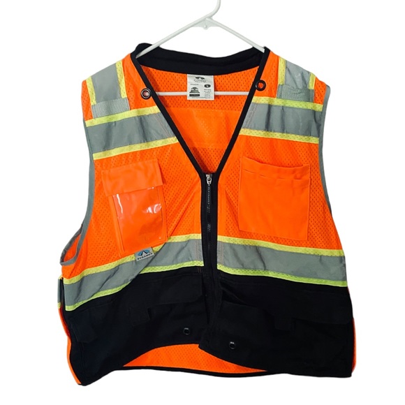 Pyramex Safety RVZ44B Series Type R Class 2 Two-Tone Black Bottom Safety Vest - Picture 1 of 6